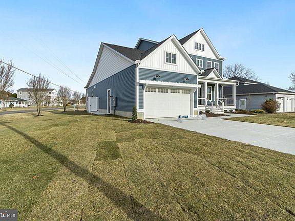 3rd image of 37828 Cedar Rd