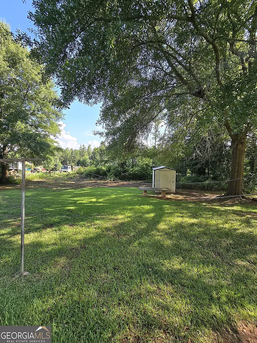 3 bed, 960 sqft, $1,300 — Photo 3