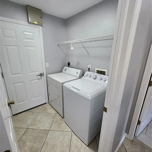 4126 SW 8th Pl — Photo 9