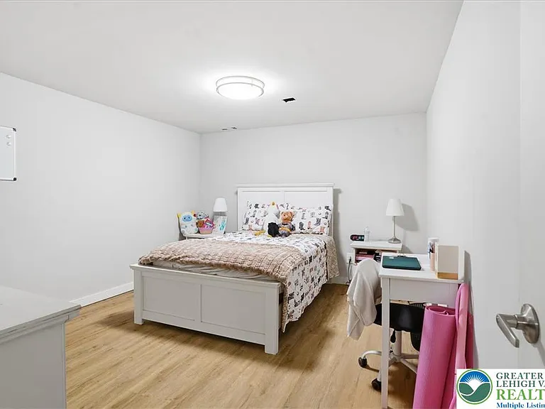12 Rockway Ct — Photo 23