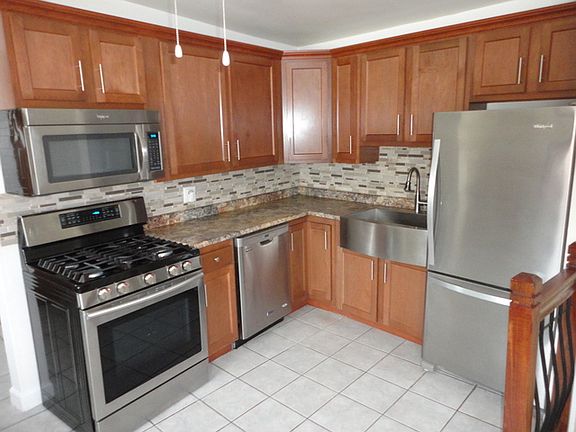 2nd image of 1445 S Highland Ave
