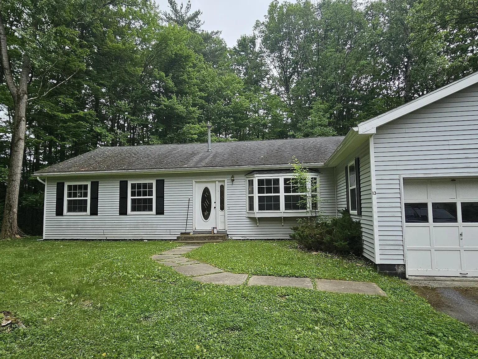 3 bed, 1.5 bath, 2050 sqft, $2,595 — Photo 1