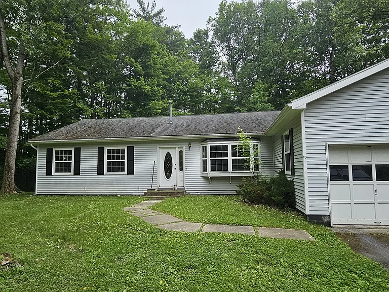13 Cardinal Dr #1 — Photo 1