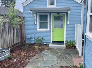 351 8th Ave #B, Santa Cruz, CA 95062