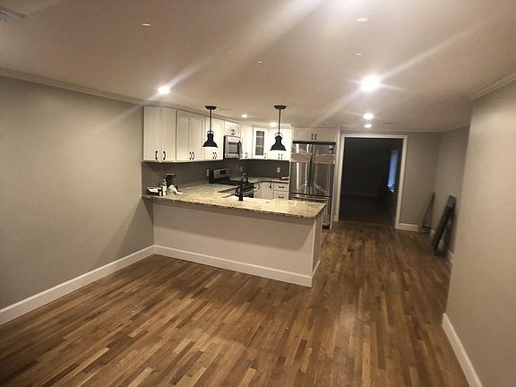 3rd image of 5 Vega St