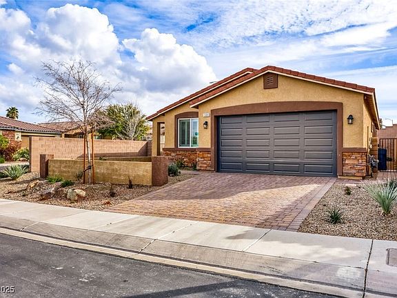 3rd image of 1309 Luna Del Oro Ln