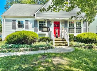 575 Columbia Rd, Bay Village, OH 44140