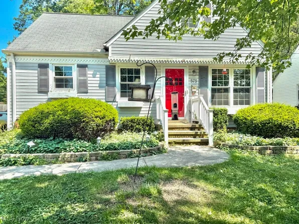575 Columbia Rd, Bay Village, OH 44140