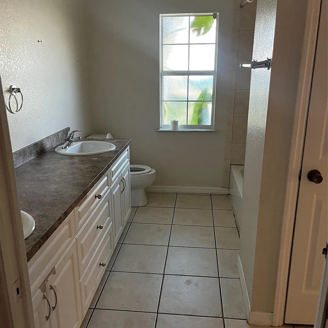 3 bed, 2.0 bath, 1494 sqft, $2,100 — Photo 3