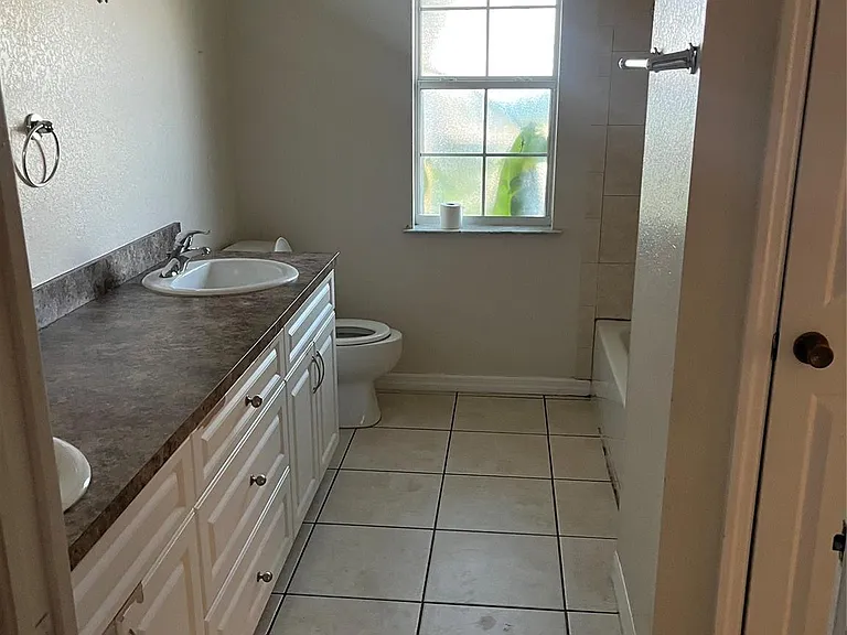 3049 SE 38th Ave — Photo 3