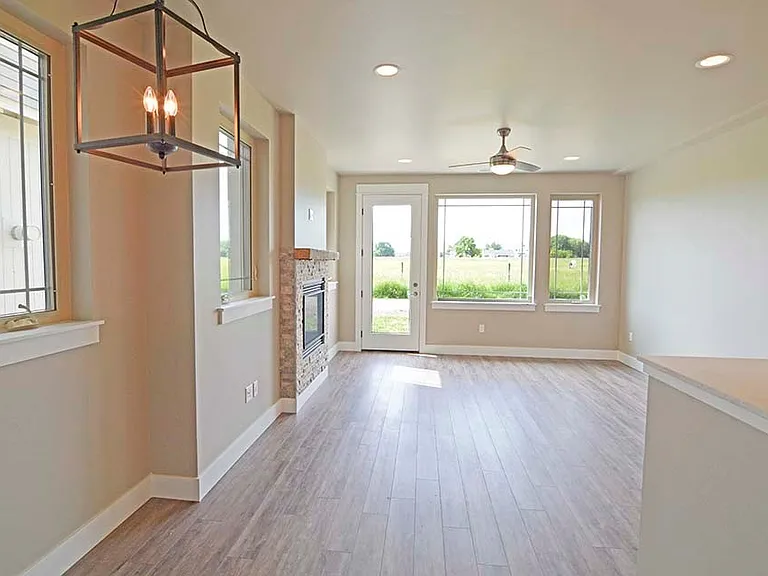 3074 Lori Ln — Photo 3