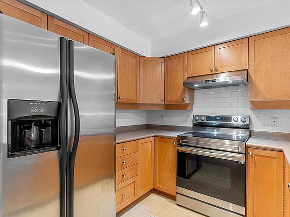 4th image of 38 7th Ave #304