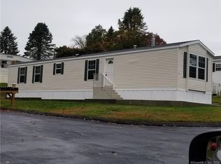 25 D St, Groton, CT 06340