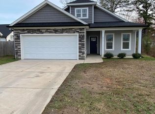 211 W Smithfield St, Angier, NC 27501