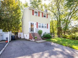 20 Argyle Rd, Dedham, MA 02026
