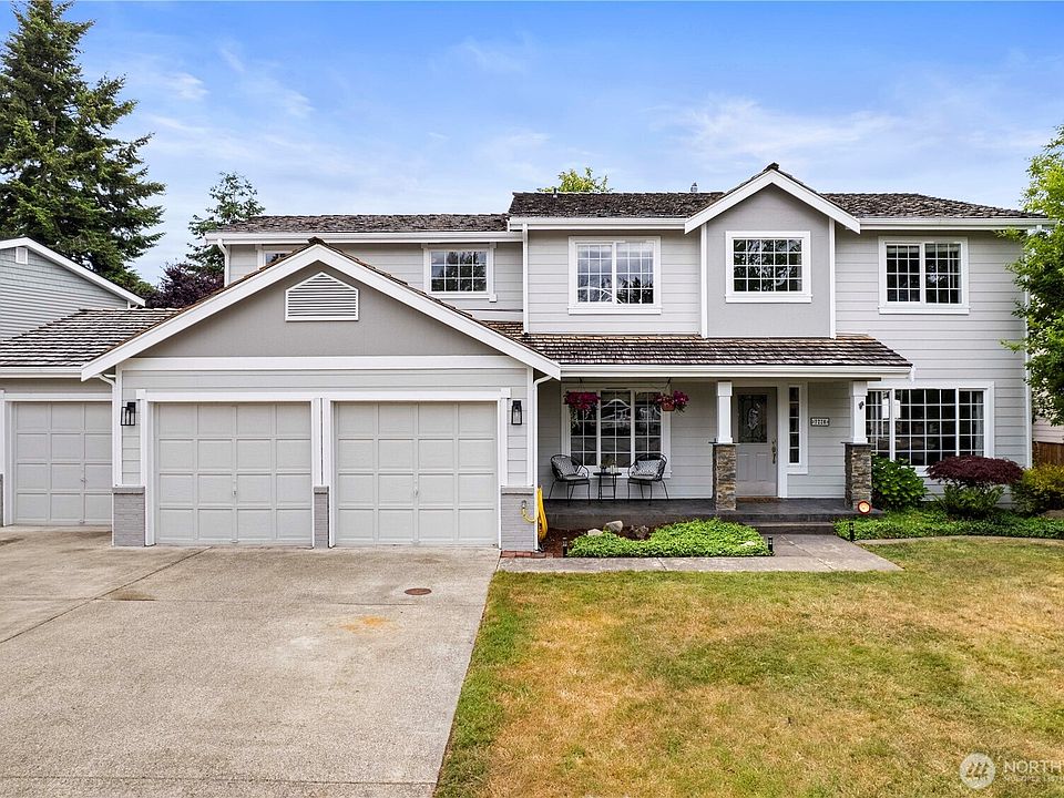 You get everything with this home!>