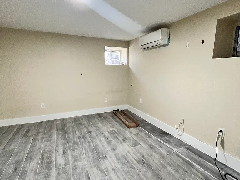 270 Hancock Ave #1 — Photo 8