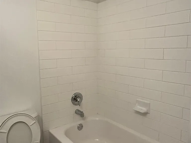 1445 W 11th Ave #11 — Photo 5