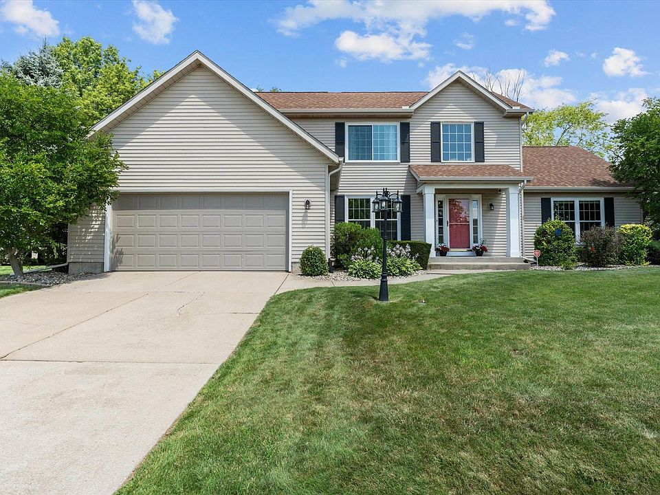 1st image of 713 Finch Dr