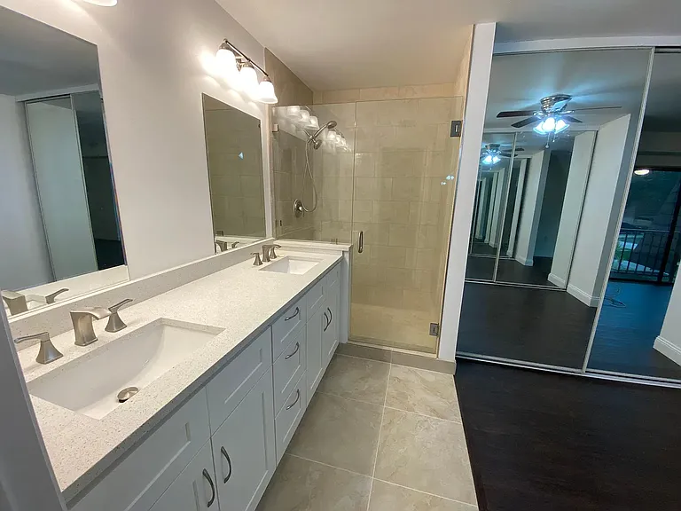 2413 24th Ln #2413 — Photo 11