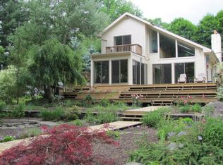 214 Towpath Rd, Hawley, PA 18428