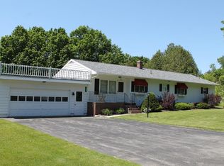 89 Oak St, Champlain, NY 12919