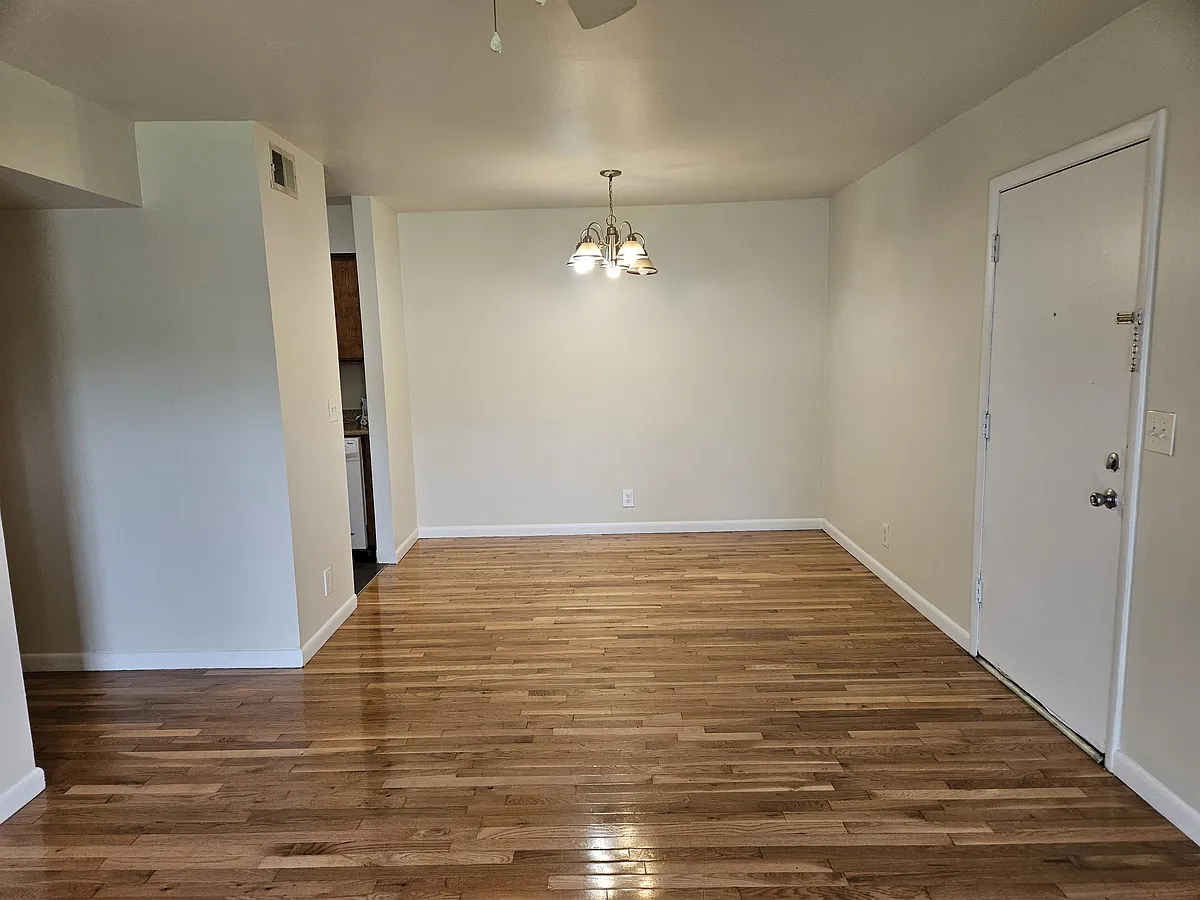 Building Photo - 420 Walton Ln #N80