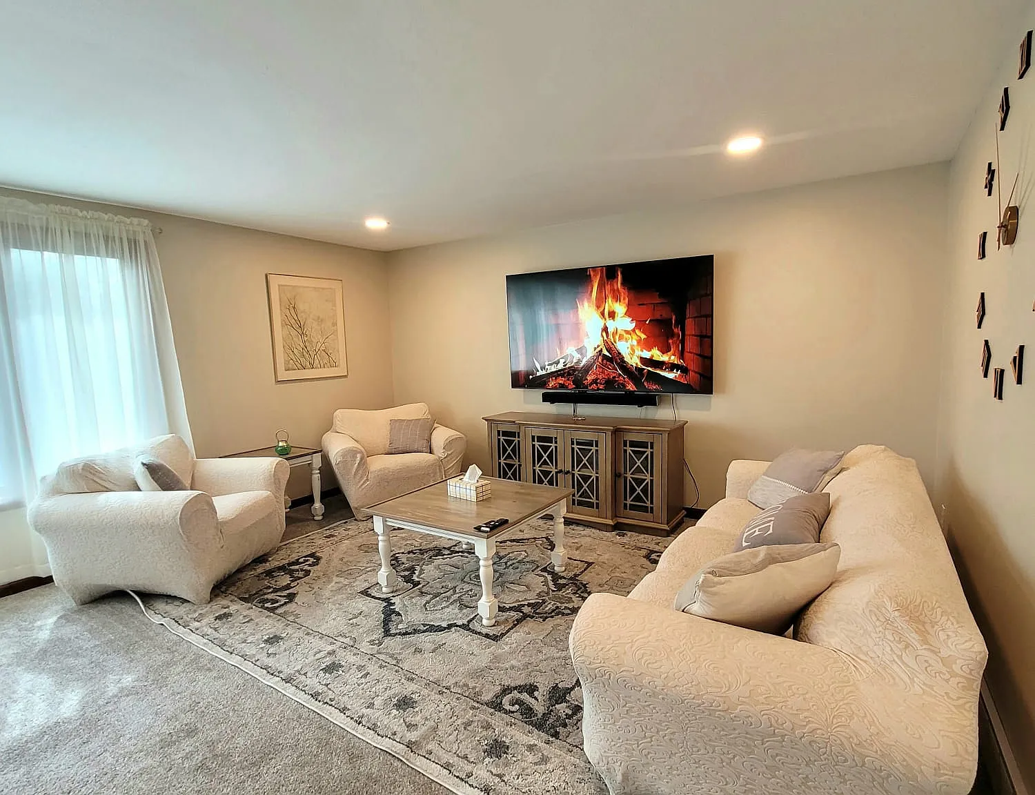 3 bed, 1200 sqft, $1,800 — Photo 2