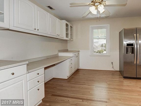 Eat-In Kitchen