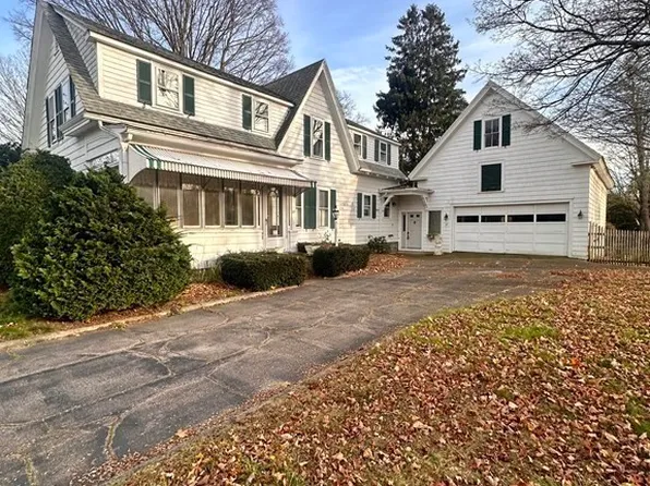 27 Vernon St, Rockland, MA 02370
