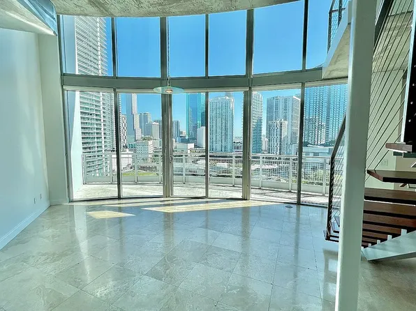 690 SW 1st Ct, Miami, FL