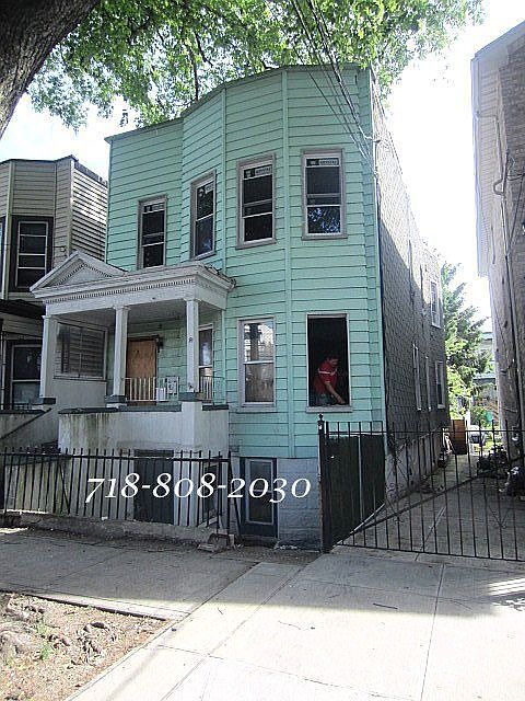 1st image of 1745 Melville St