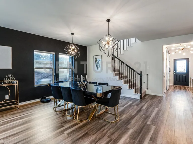 633 Cedar Springs Dr — Photo 3