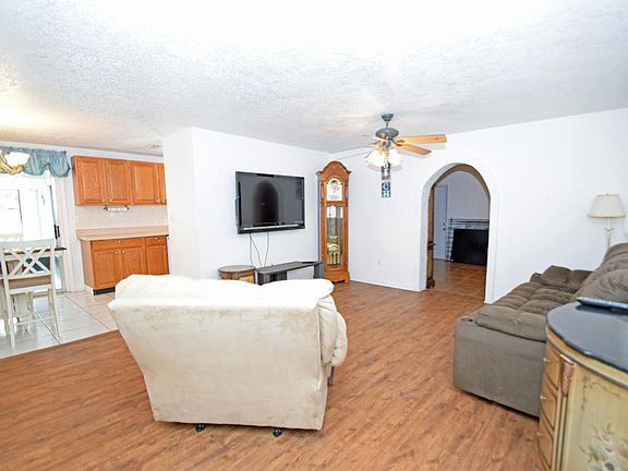 5th image of 2525 Shady Oaks Dr