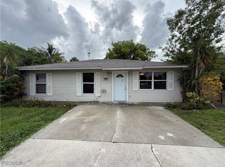 12135 Americus Ln, Naples, FL 34113