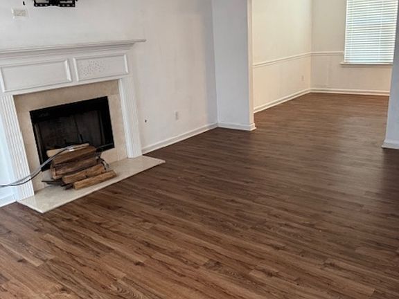 4th image of 400 Paxton Ave