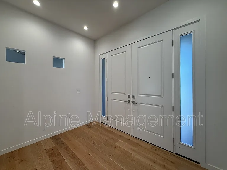 1163 W Iowa Ave — Photo 3