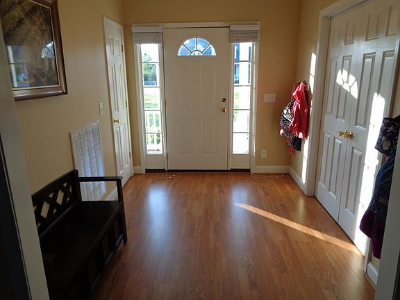 2nd image of 967 Melrose Cir