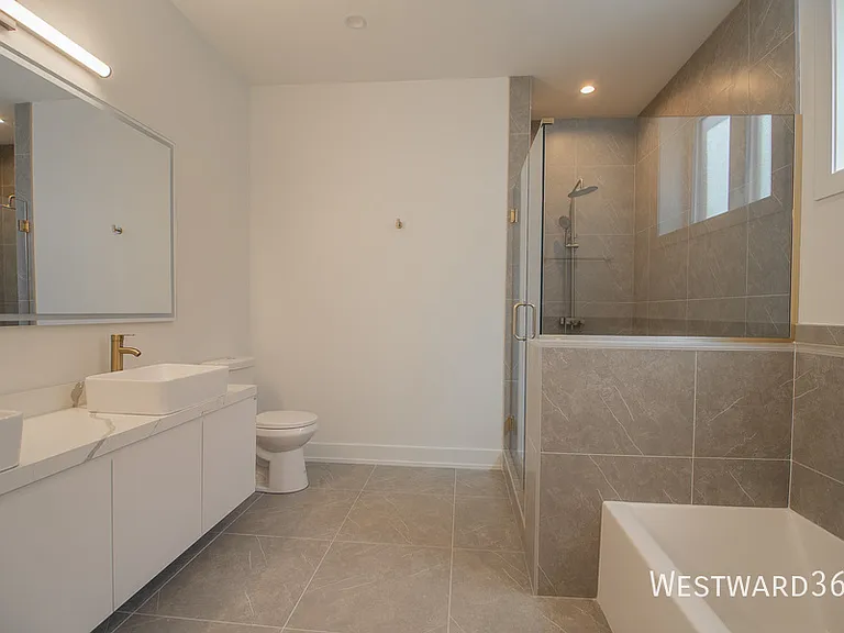 2042 W Washington Blvd #1E — Photo 19