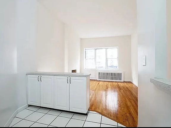 4th image of 535 3rd Ave APT 2D