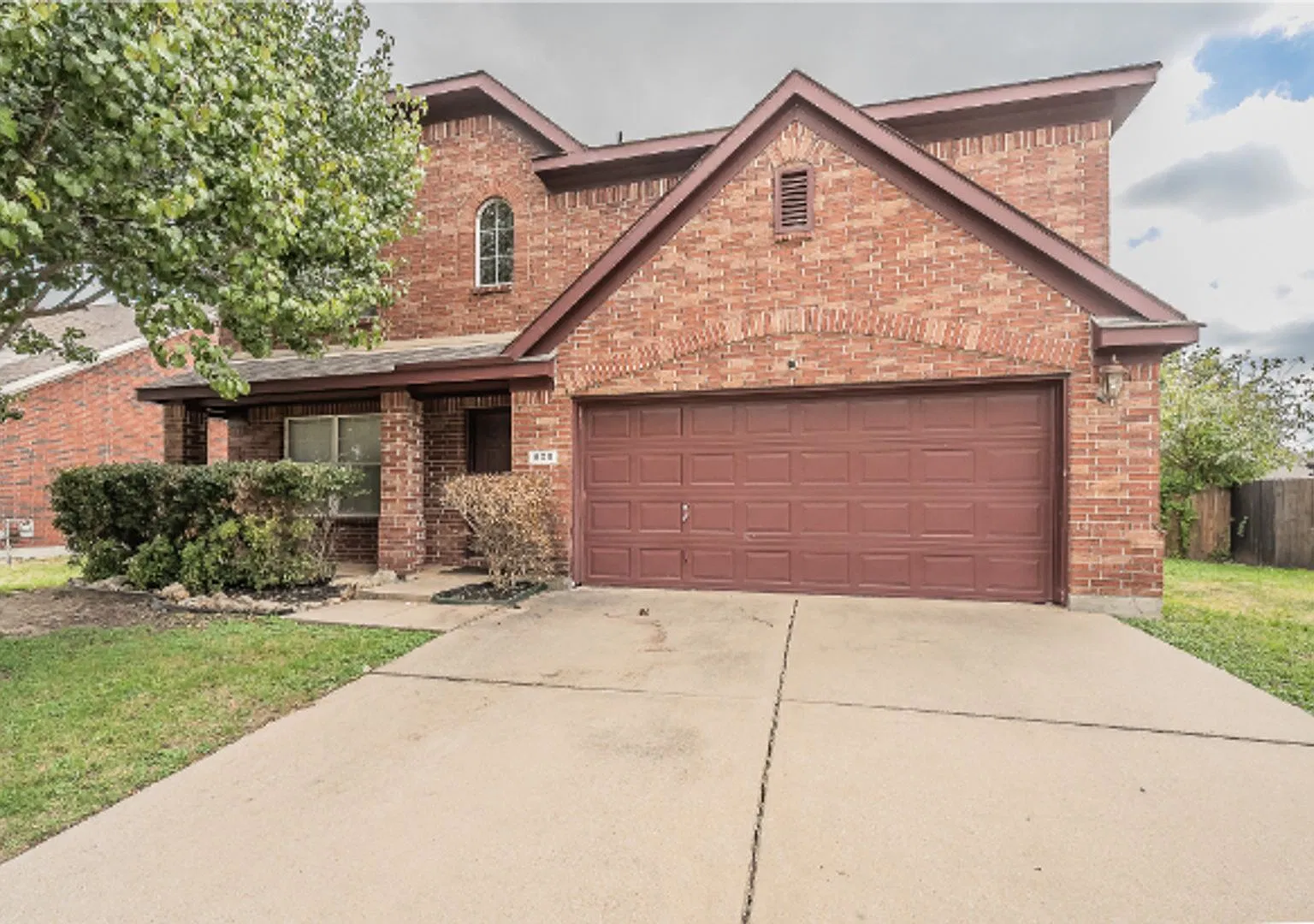 605 Creek Point Drive, Saginaw, TX 76179 — Photo 3