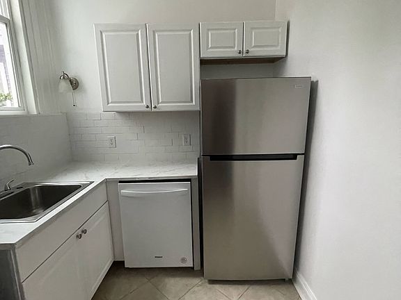 2nd image of 3222 Prytania St #C