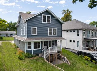 W188S7598 Oak Grove Dr, Muskego, WI 53150