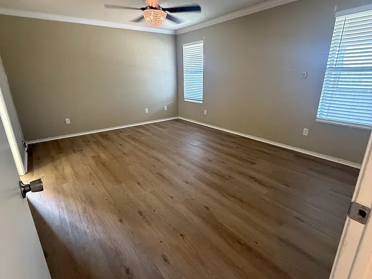 3505 Lakecrest Dr — Photo 13