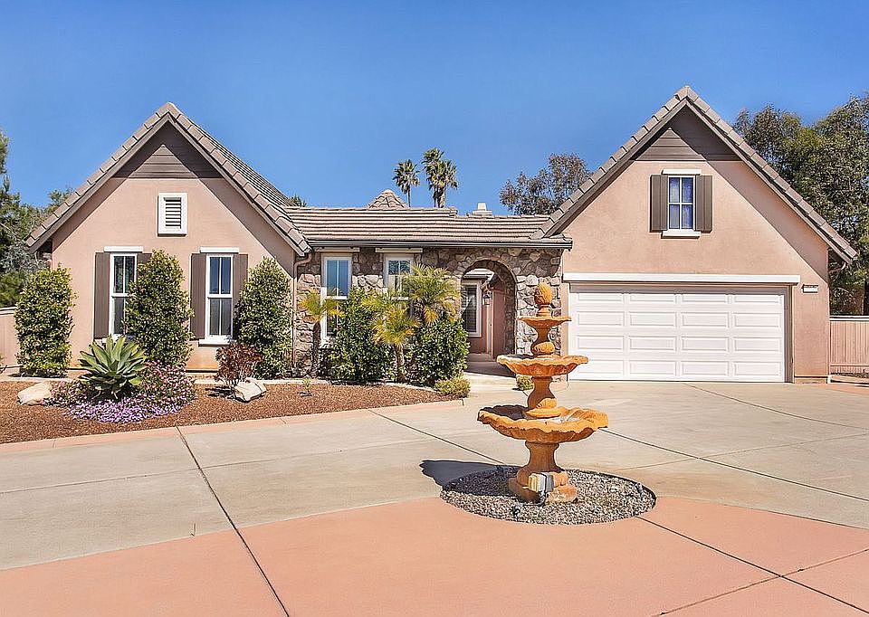 1st image of 613 Las Colinas Dr