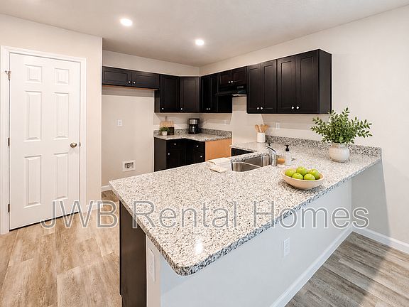 3rd image of 1213 Moat St