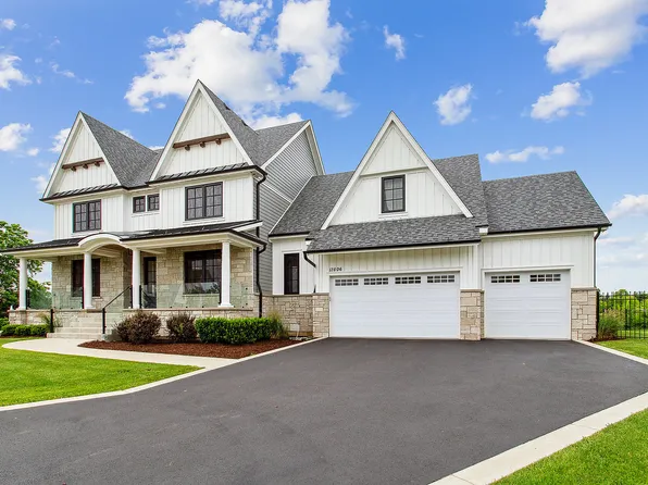 12806 S Crossing Creek Dr, Lemont, IL 60439