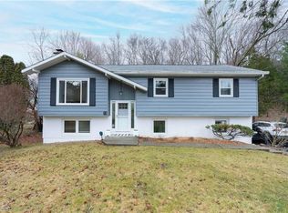 13 Slate Hill Dr, Poughkeepsie, NY 12603