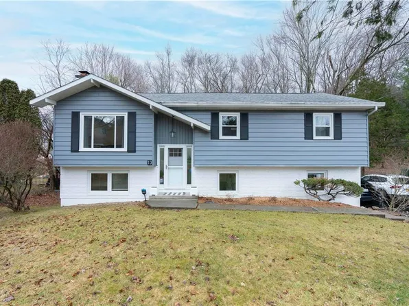 13 Slate Hill Drive, Poughkeepsie, NY 12603