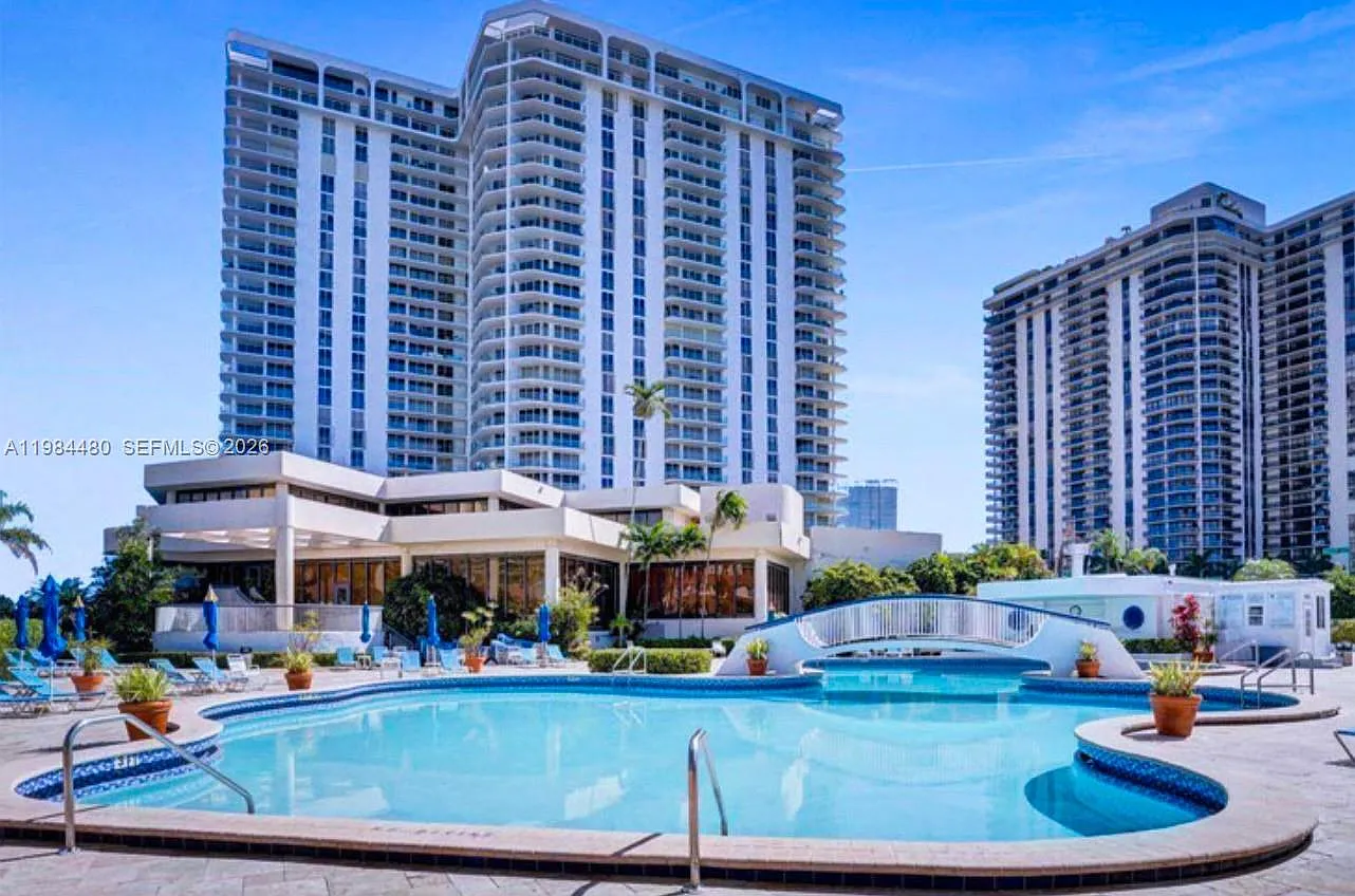 Turnberry Isle Condo — Photo 2